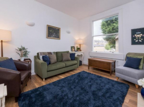 Pass the Keys Stylish apartment in Central Bath